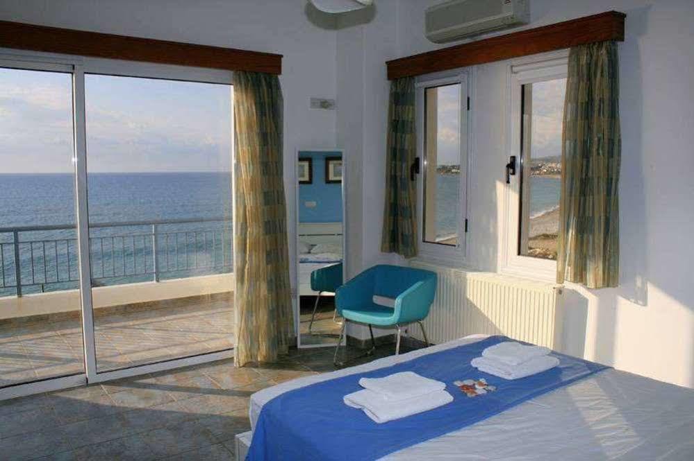 Blue Coral Beach Villas Paphos 外观 照片