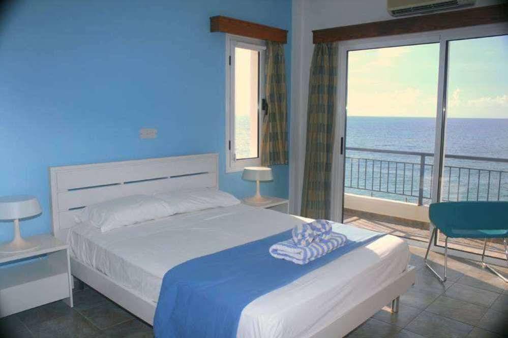 Blue Coral Beach Villas Paphos 外观 照片