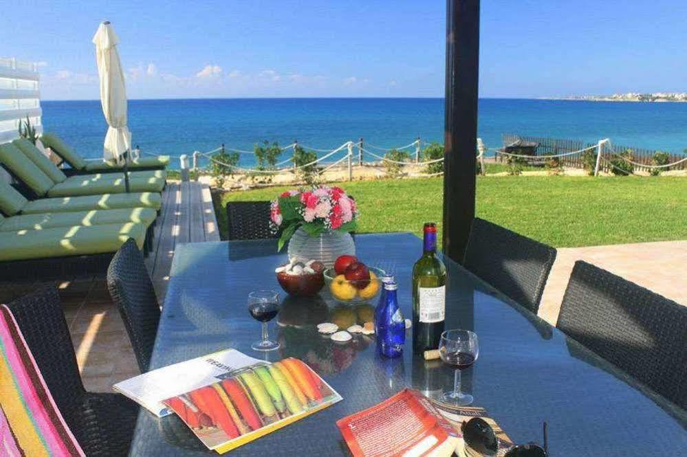 Blue Coral Beach Villas Paphos 外观 照片