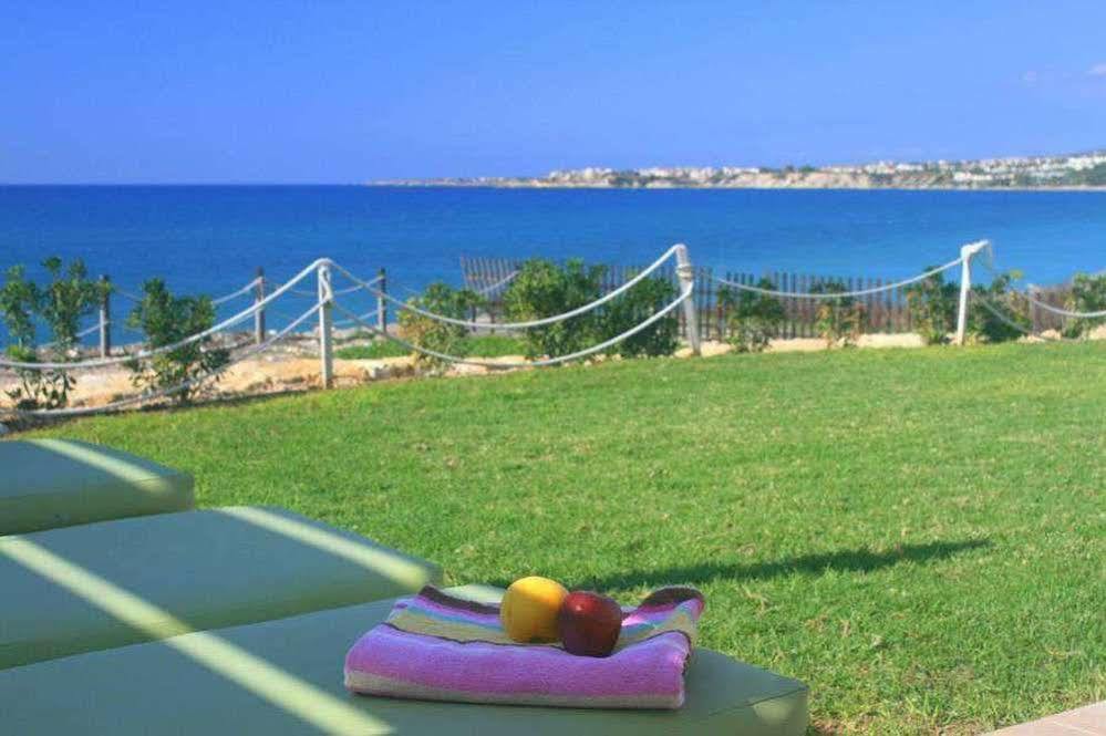 Blue Coral Beach Villas Paphos 外观 照片