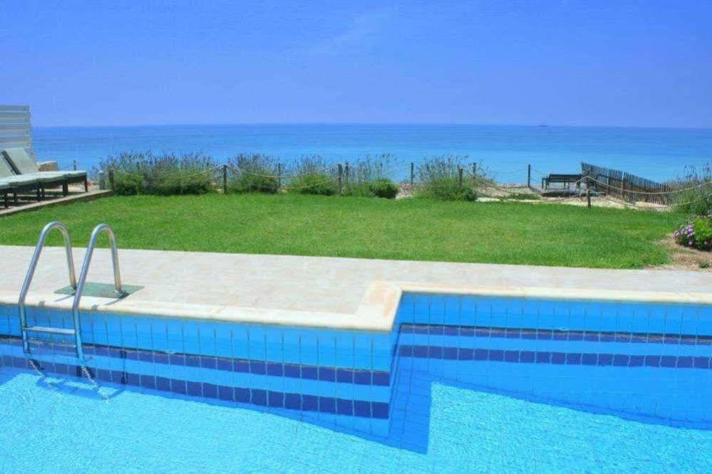 Blue Coral Beach Villas Paphos 外观 照片
